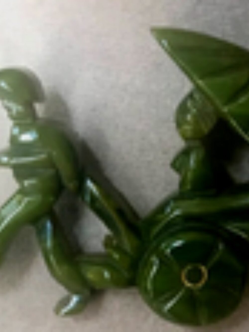 Vintage 1940's Chinese Asian Oriental Rickshaw Green Bakelite Pin Brooch - Picture 2 of 6